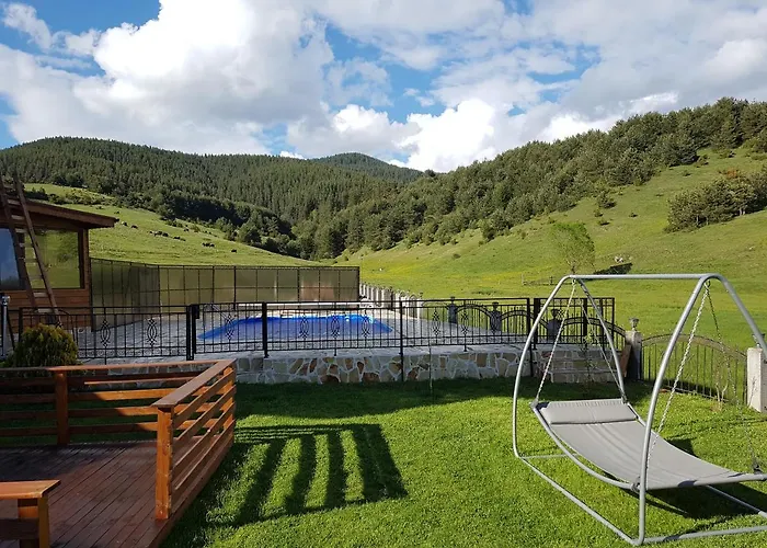 Villa башеви Sŭrnitsa